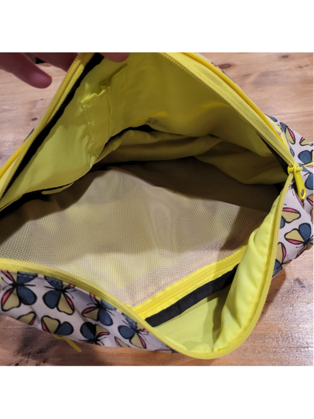 KAVU Paxton Pack Rope Sling Bag Crossbody Backpack Butterfly Print Yellow Blue - Picture 5 of 11